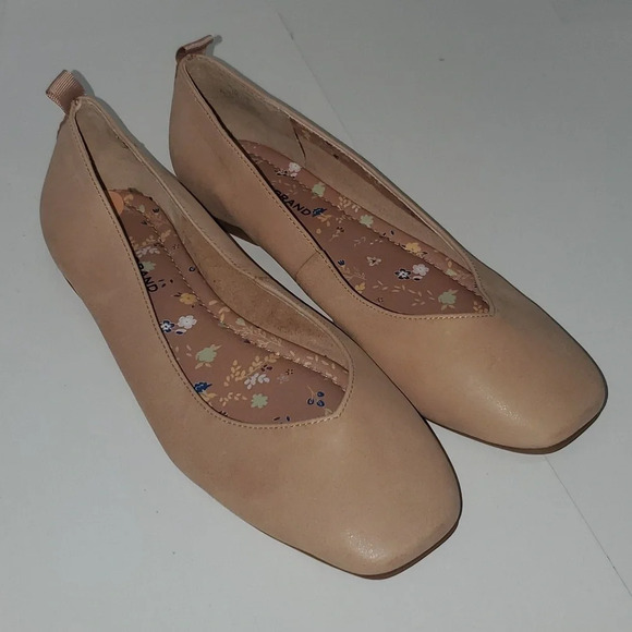 Lucky Brand Shoes - Lucky Brand Destrein2 Leather Ballet Flats Dusty Sand Women’s Size 7